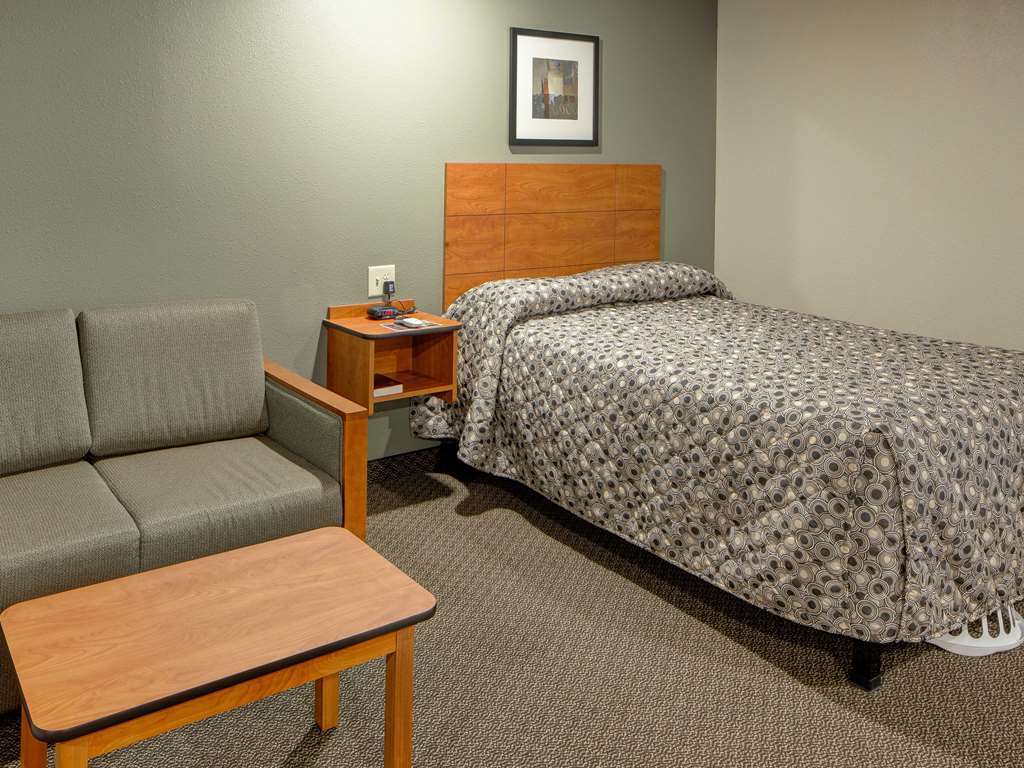 Woodspring Suites Savannah Garden City Номер фото