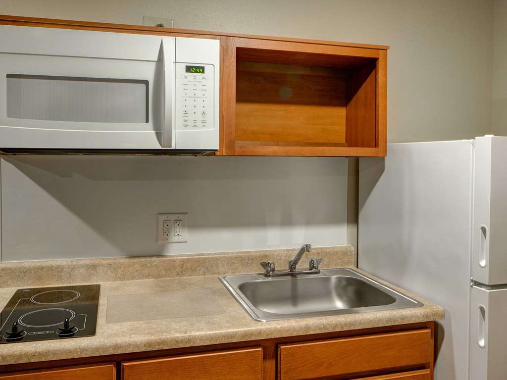 Woodspring Suites Savannah Garden City Номер фото