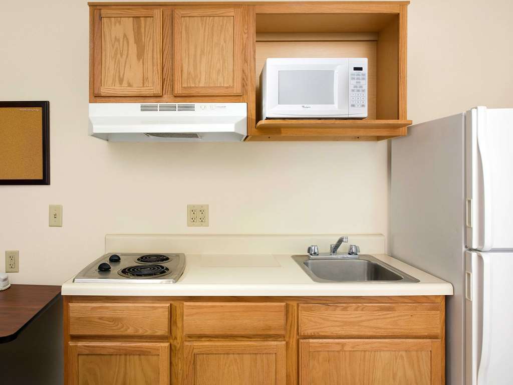 Woodspring Suites Savannah Garden City Номер фото