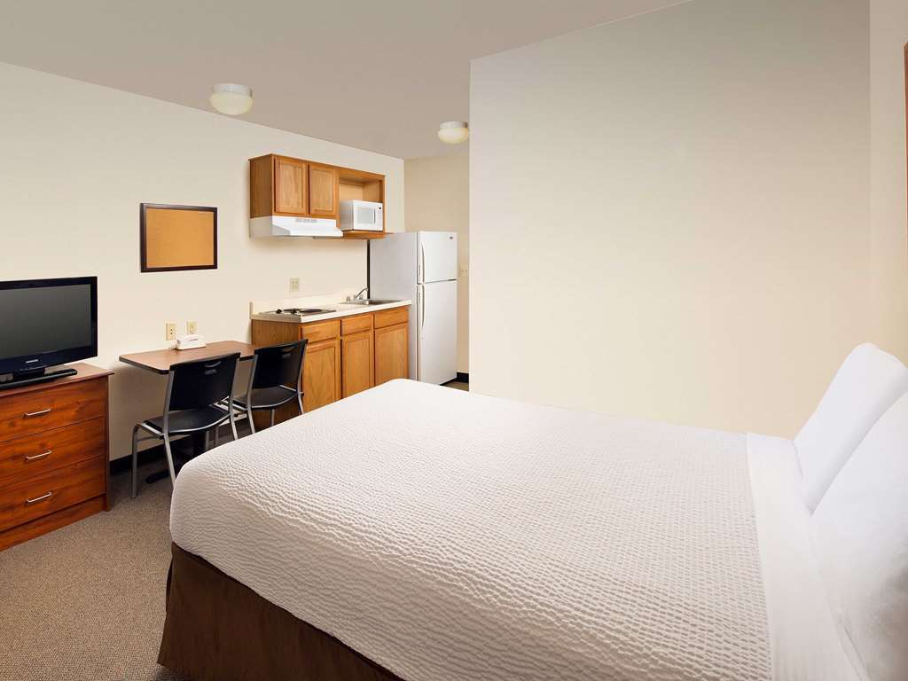 Woodspring Suites Savannah Garden City Номер фото